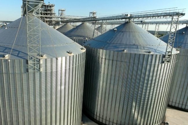 steel grain silos storage_©DIMA90 - STOCK.ADOBE.COM_e.jpg