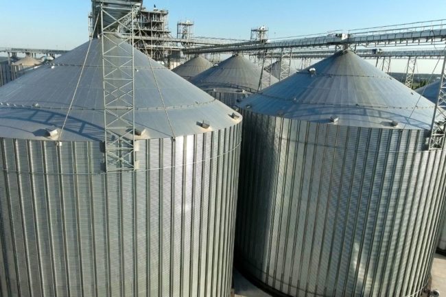 Commercial grain storage.jpg
