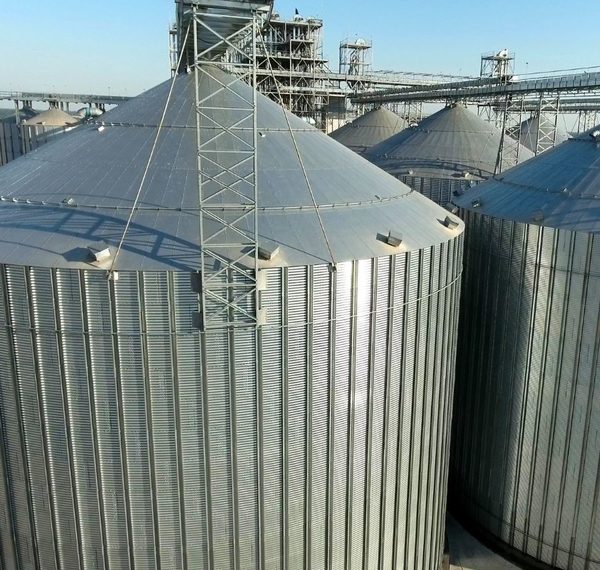 US commercial grain storage.jpg