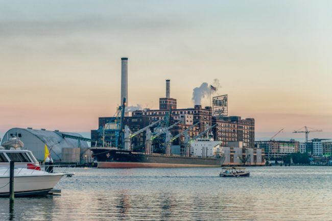Port of Baltimore_Domino Sugar_©STUDIO MELANGE - STOCK.ADOBE.COM_e.jpg