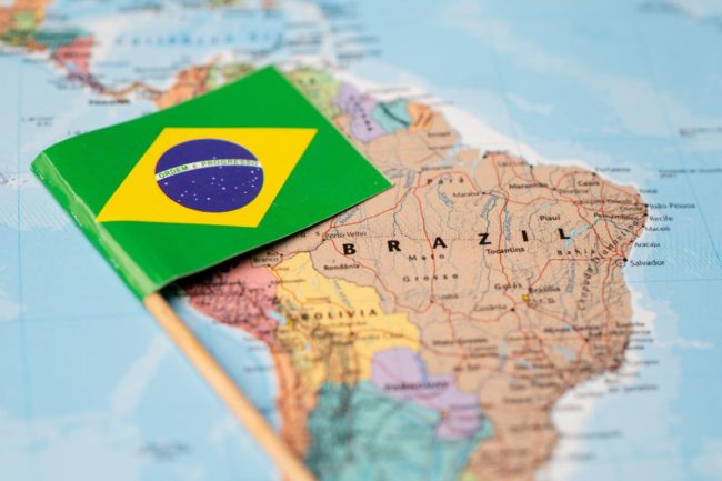 Brazil map_©AMAZING STUDIO - STOCK.ADOBE.COM_e.jpg